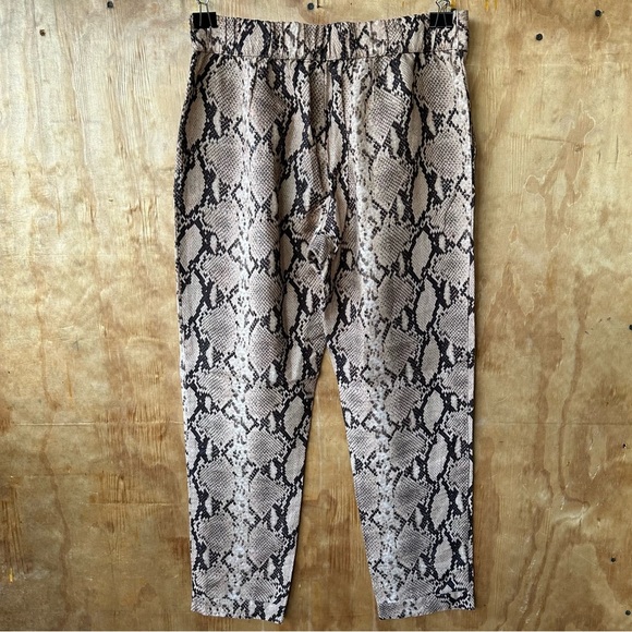 Enza Costa Snake Print Python Linen Pull On  Lightweight Tapered Pant - Picture 15 of 16